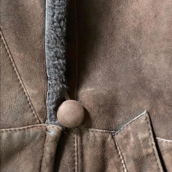 Beautiful and warm chocolate brown shearling coat - Picture 3 of 6